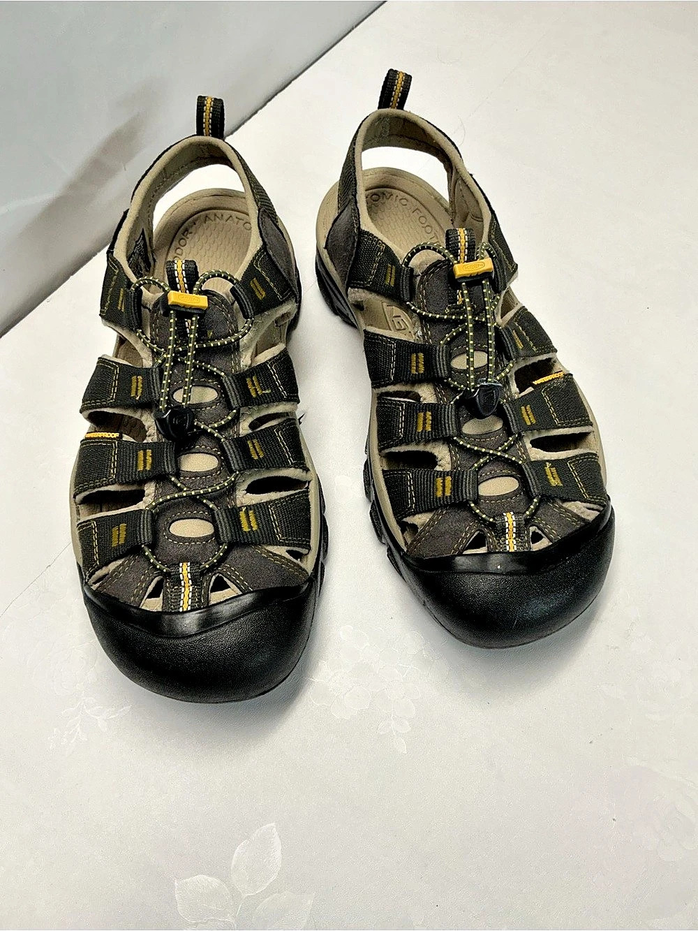 KEEN Newport H2 Closed Toe Sport Sandals Black & Brown
